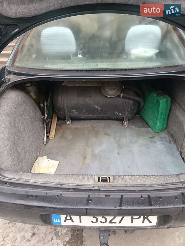 Седан Opel Omega 1996 в Києві