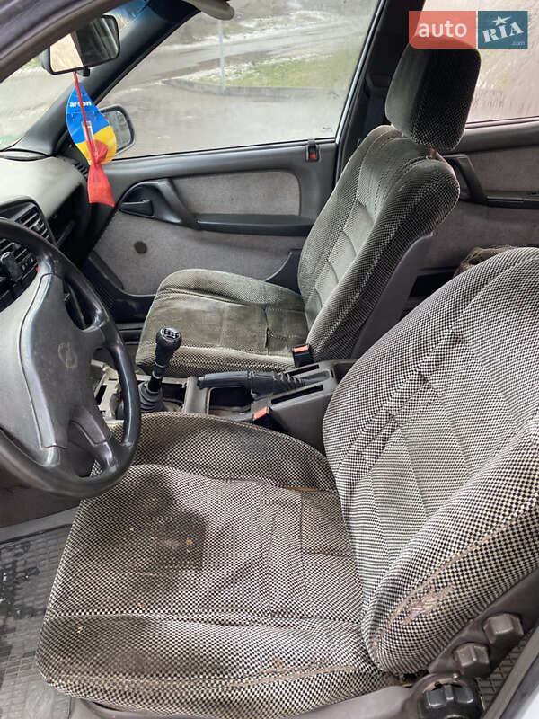 Седан Opel Omega 1988 в Кривому Розі