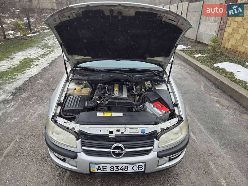 Седан Opel Omega 1998 в Каменском