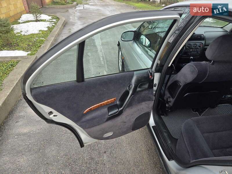 Седан Opel Omega 1998 в Каменском