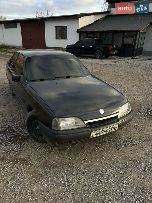 Седан Opel Omega 1989 в Виноградове