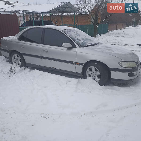 Седан Opel Omega 1999 в Корсуне-Шевченковском
