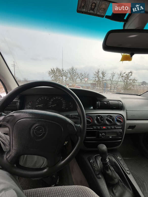 Универсал Opel Omega 1995 в Червоному Донце
