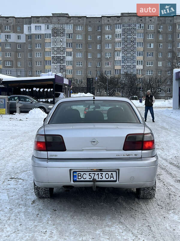 Седан Opel Omega 1999 в Ровно