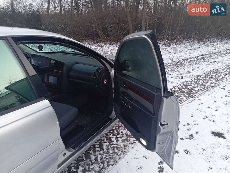 Седан Opel Omega 2000 в Новоукраинке