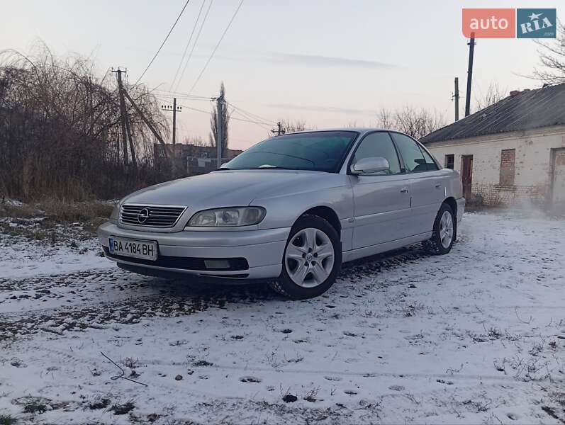Седан Opel Omega 2000 в Новоукраинке