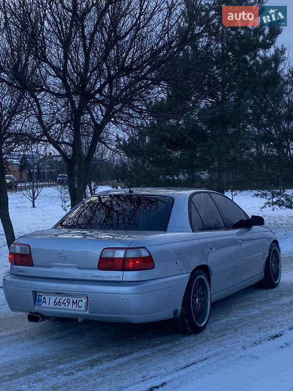 Седан Opel Omega 2000 в Полтаве