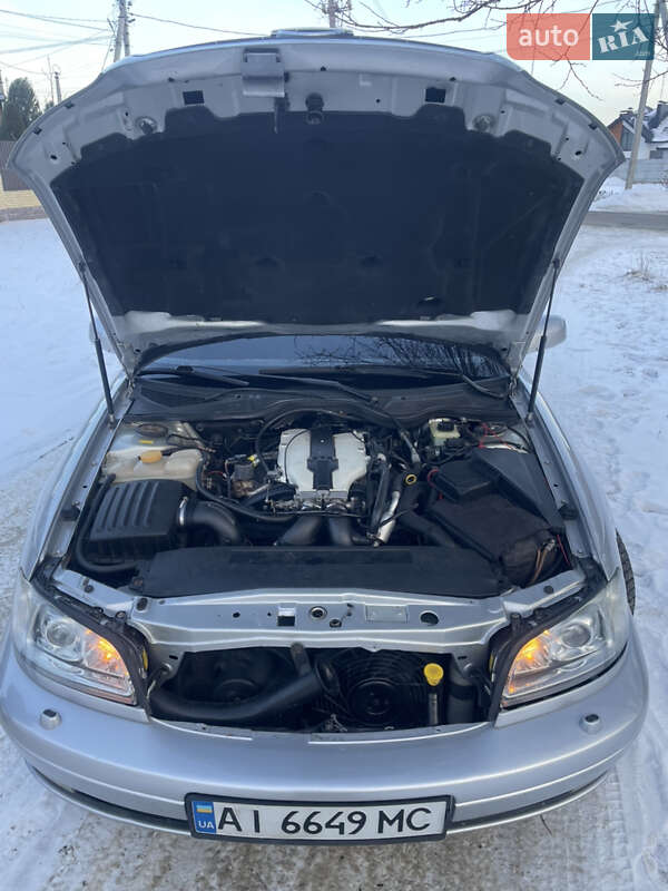 Седан Opel Omega 2000 в Полтаве