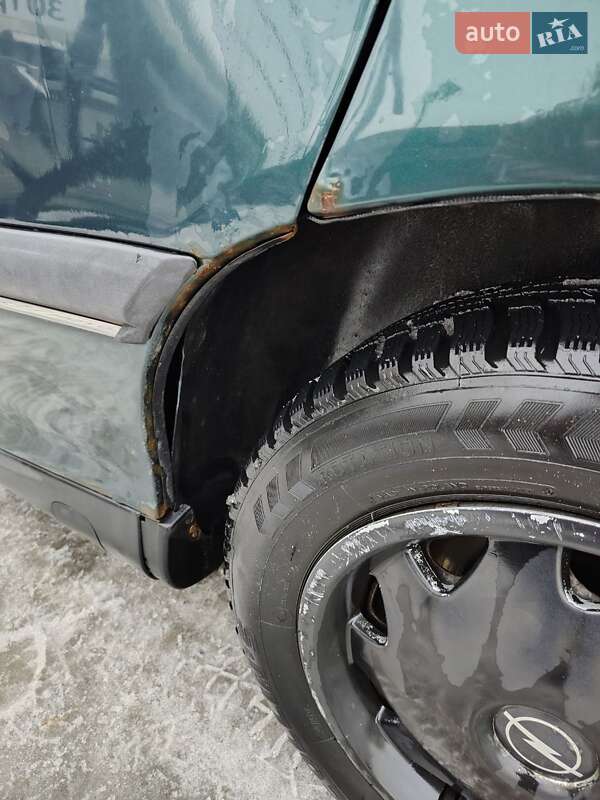 Седан Opel Omega 1995 в Львове