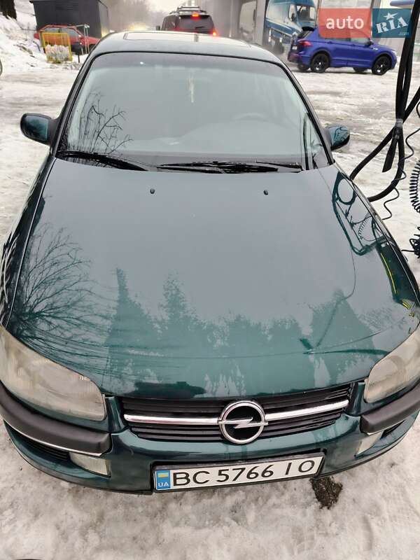 Седан Opel Omega 1995 в Львове