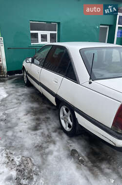 Седан Opel Omega 1992 в Лохвиці
