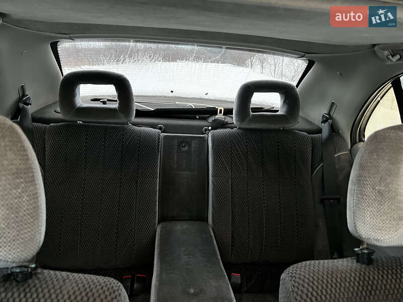 Седан Opel Omega 1995 в Бродах