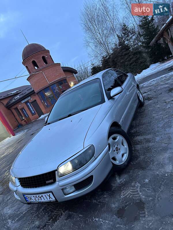 Седан Opel Omega 1999 в Дубно