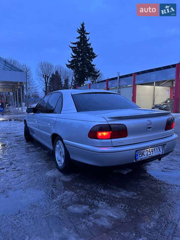 Седан Opel Omega 1999 в Дубно