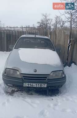 Седан Opel Omega 1989 в Новоукраинке