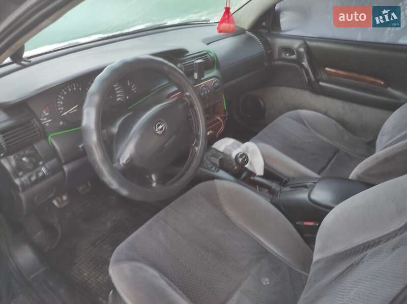 Седан Opel Omega 1995 в Тетієві