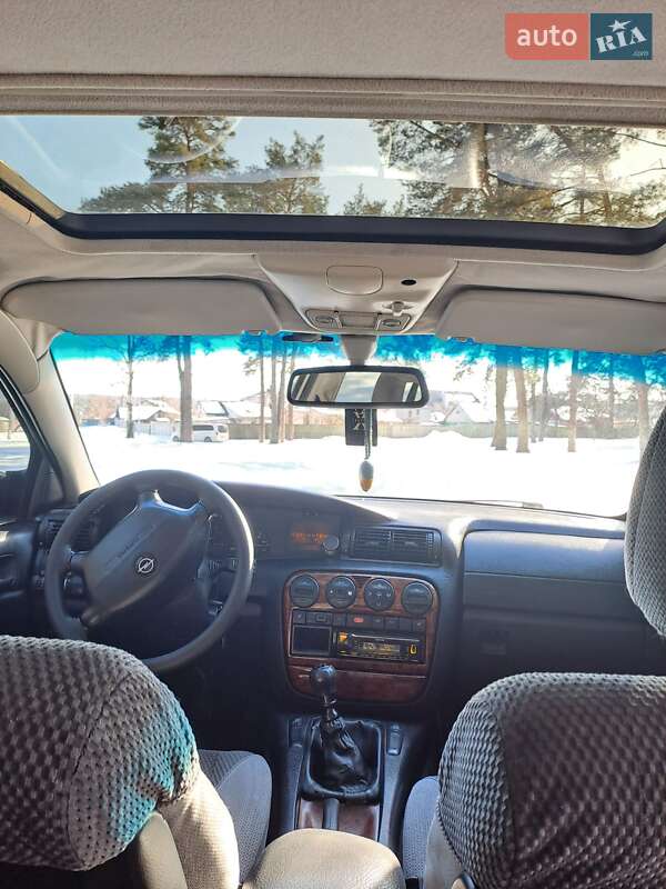 Седан Opel Omega 1996 в Чернігові