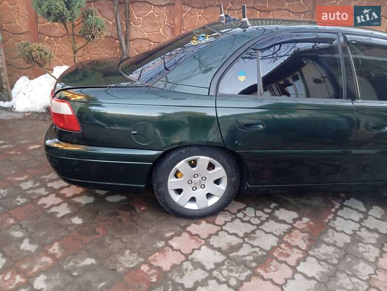 Седан Opel Omega 2003 в Дубно