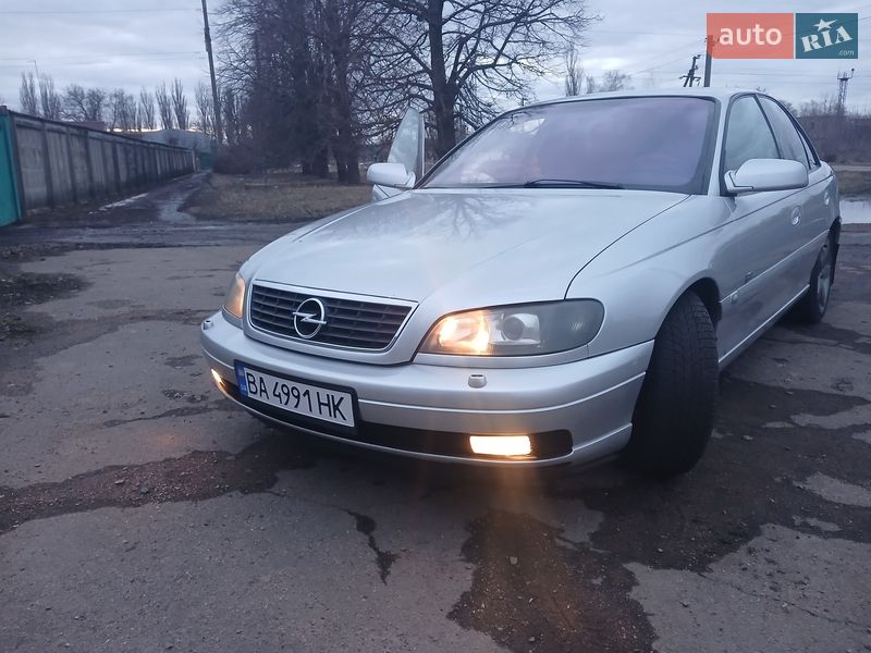 Седан Opel Omega 2002 в Новомиргороде