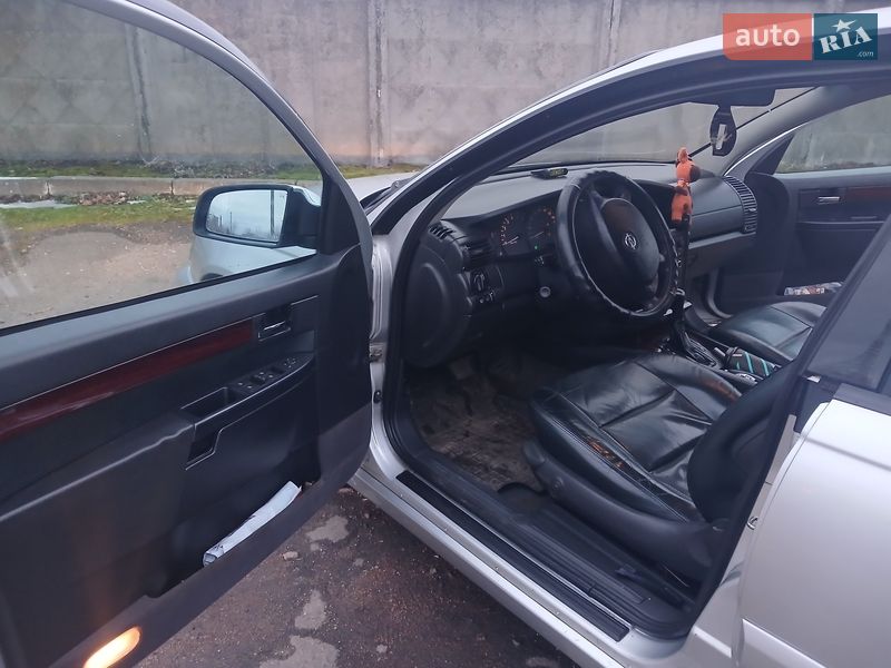 Седан Opel Omega 2002 в Новомиргороде