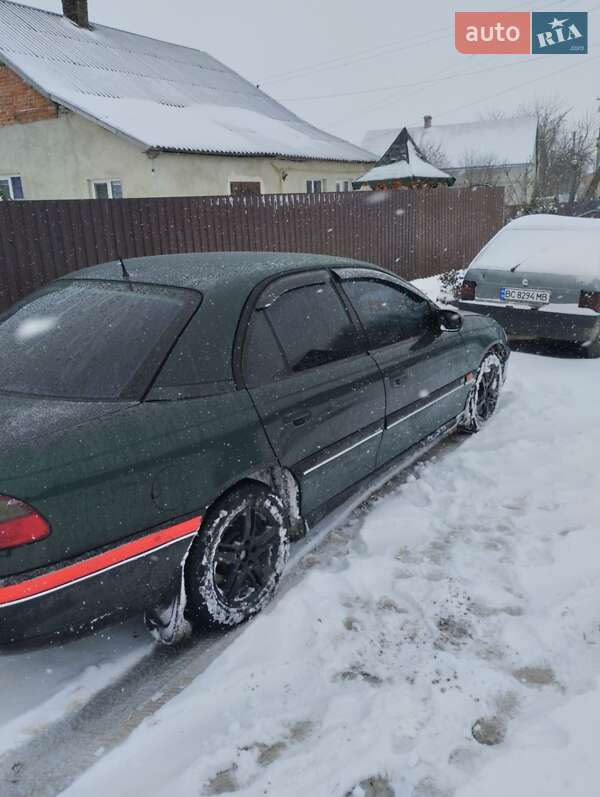 Седан Opel Omega 1997 в Золочеві