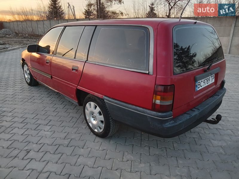 Универсал Opel Omega 1987 в Тлумаче