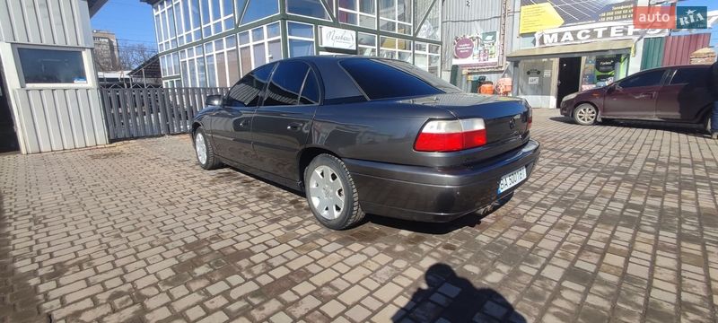 Opel Omega 2000