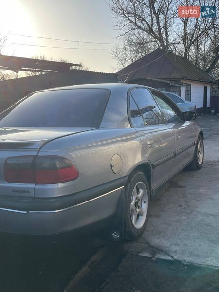 Седан Opel Omega 1995 в Чечельнике