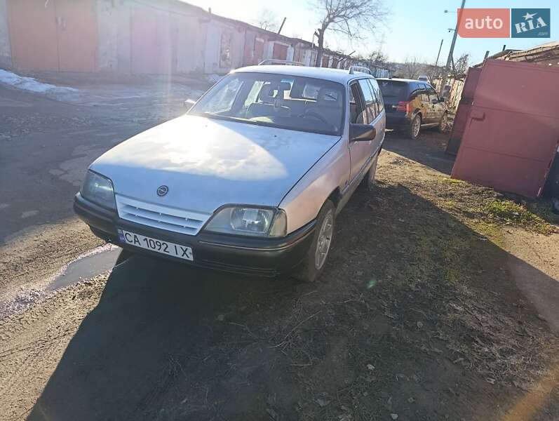 Универсал Opel Omega 1987 в Смеле