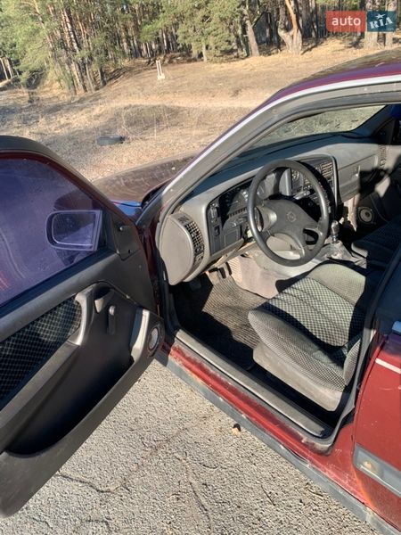 Седан Opel Omega 1993 в Песковке