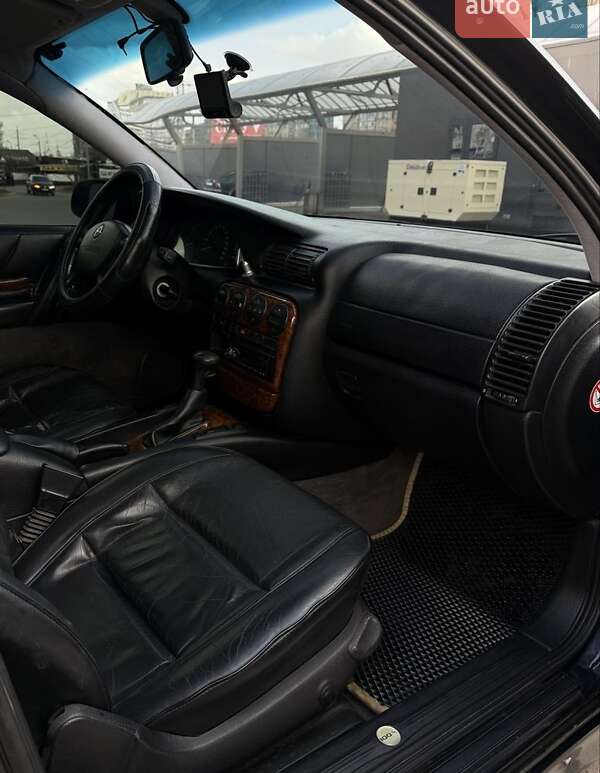 Седан Opel Omega 1998 в Днепре