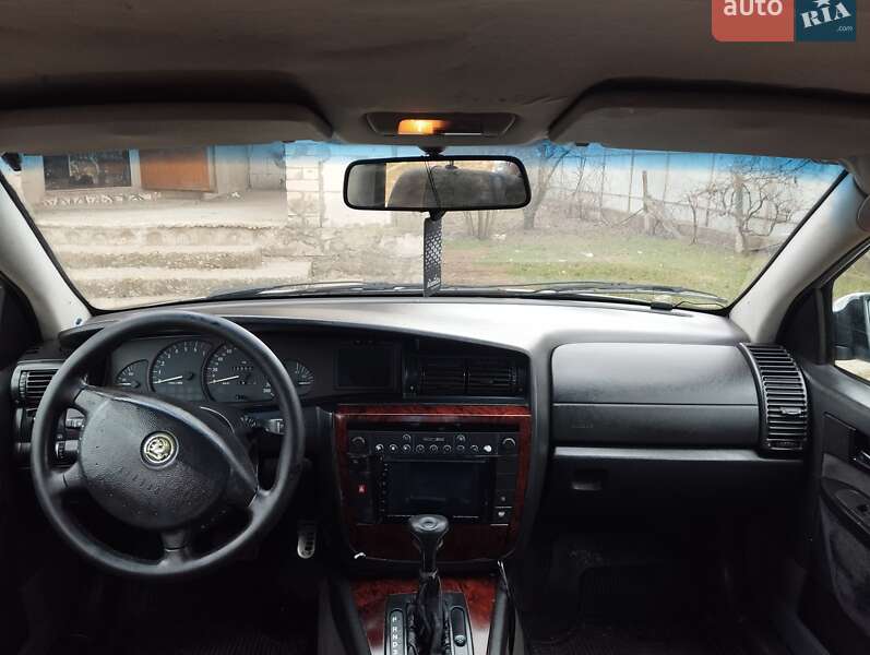 Седан Opel Omega 2000 в Великодолинском