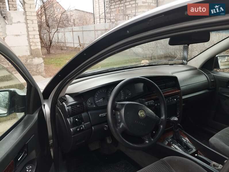 Седан Opel Omega 2000 в Великодолинском