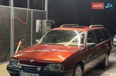 Универсал Opel Omega 1989 в Ужгороде