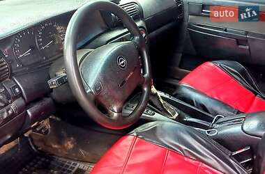 Седан Opel Omega 1995 в Добровеличковке