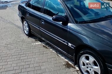 Седан Opel Omega 1998 в Олевську