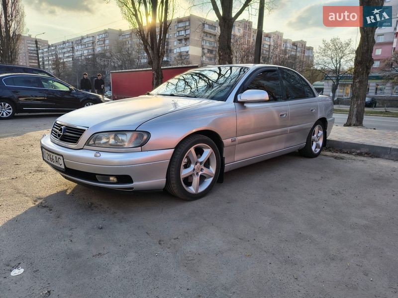 Седан Opel Omega 2003 в Киеве