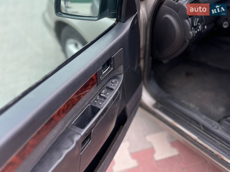 Седан Opel Omega 2002 в Ирпене