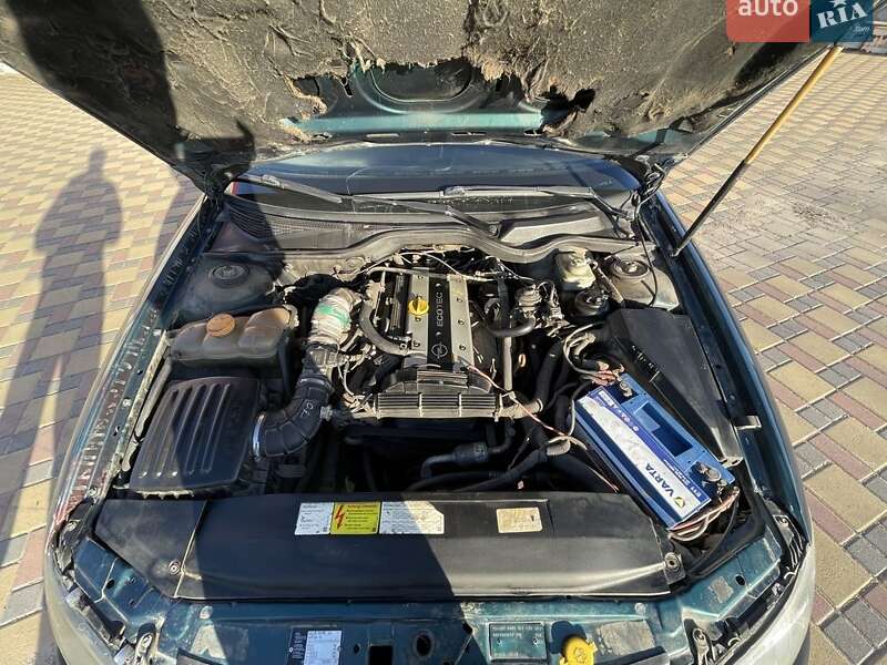 Седан Opel Omega 1997 в Гайсину