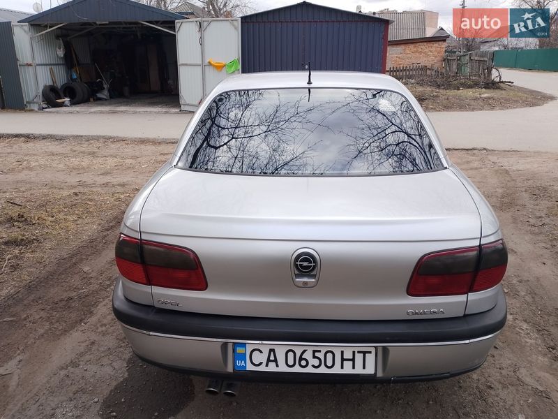 Седан Opel Omega 1997 в Корсуне-Шевченковском