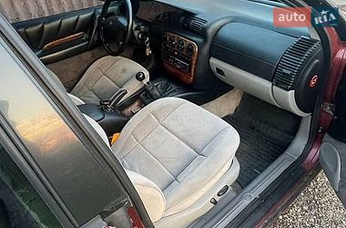 Седан Opel Omega 1996 в Голованевске