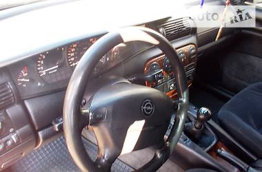 Седан Opel Omega 1998 в Львове