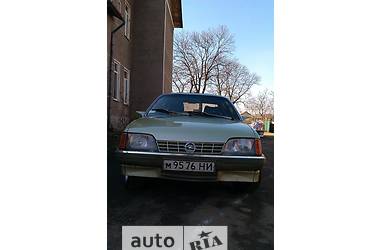 Седан Opel Rekord 1986 в Ивано-Франковске