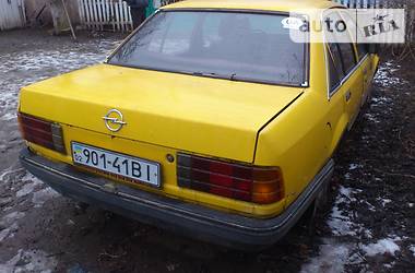Седан Opel Rekord 1985 в Виннице