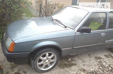 Седан Opel Rekord 1986 в Владимир-Волынском