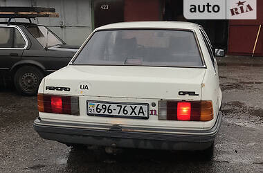 Седан Opel Rekord 1985 в Харькове
