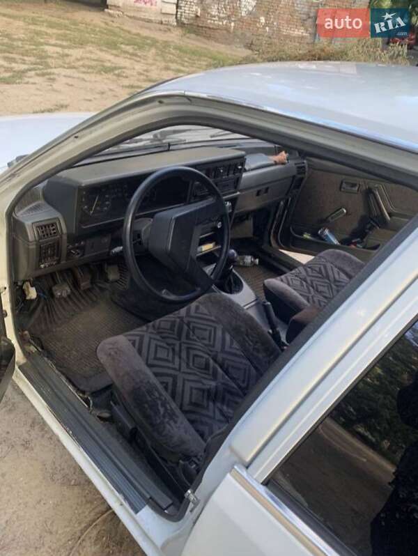 Седан Opel Rekord 1986 в Запоріжжі