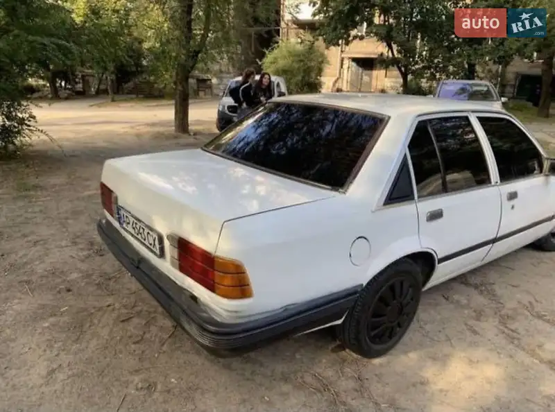 Opel Rekord 1986 VIN W0L000016G1174181 фото оголошення 3 з 42