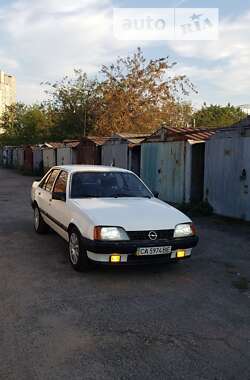 Седан Opel Rekord 1985 в Киеве