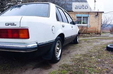 Седан Opel Rekord 1980 в Киеве